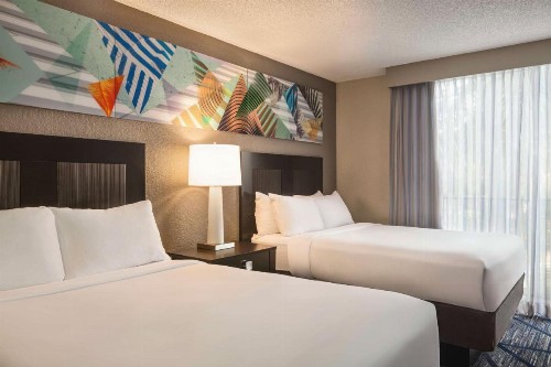 Embassy Suites by Hilton Miami International Airport - image 29