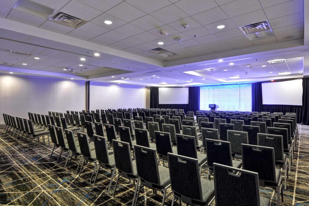 Embassy Suites by Hilton Miami International Airport - image 3