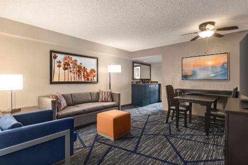 Embassy Suites by Hilton Miami International Airport - image 34