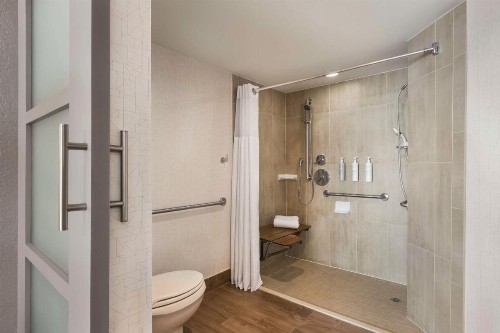 Embassy Suites by Hilton Miami International Airport - image 39