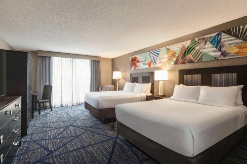 Embassy Suites by Hilton Miami International Airport - image 40