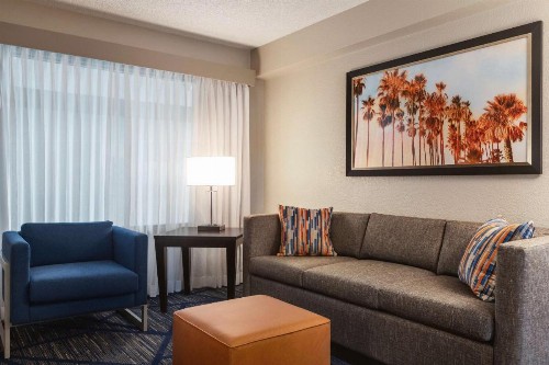 Embassy Suites by Hilton Miami International Airport - image 44