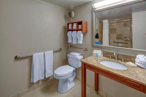 Hampton Inn Miami-Coconut Grove/Coral Gables - image 3
