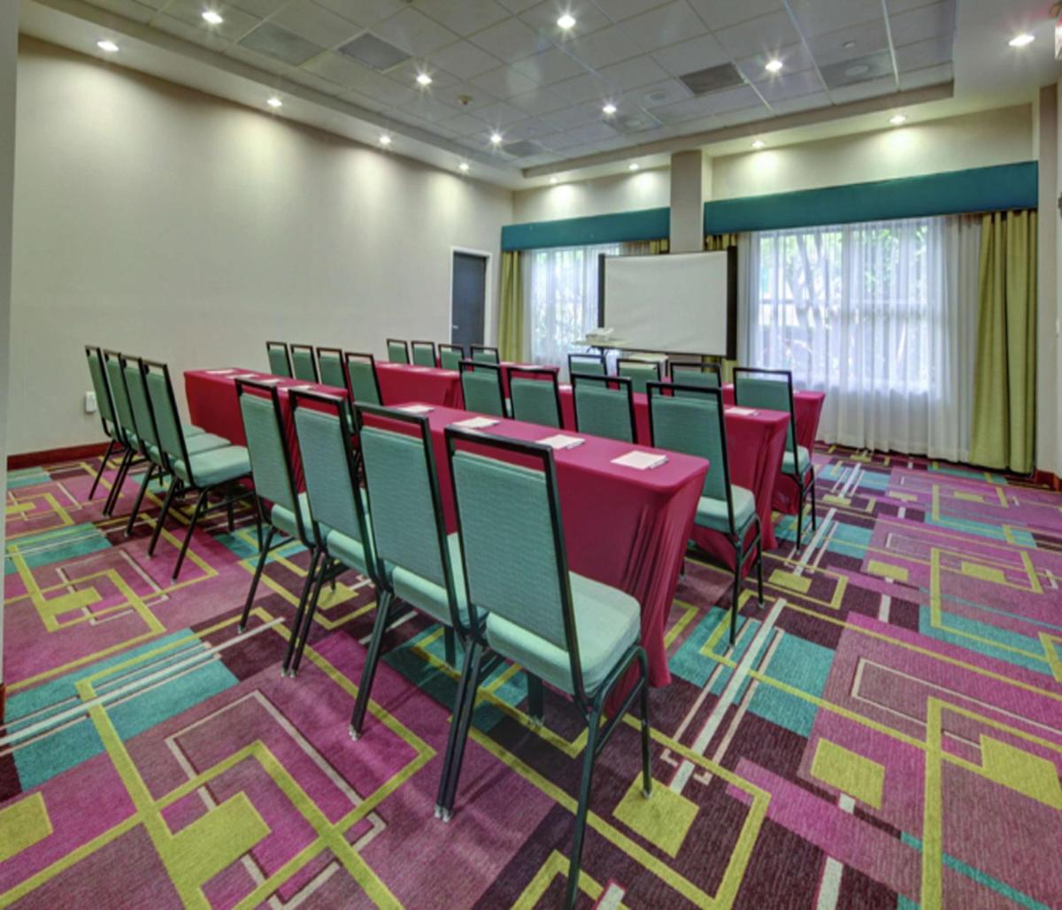 Hampton Inn Miami-Coconut Grove/Coral Gables - image 7