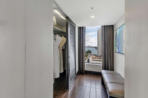 Hilton Miami Downtown - image 18