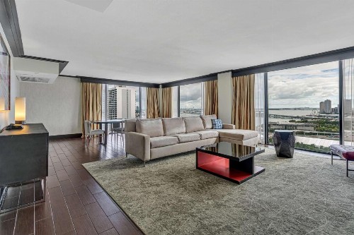 Hilton Miami Downtown - image 19