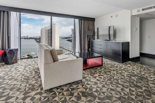 Hilton Miami Downtown - image 20
