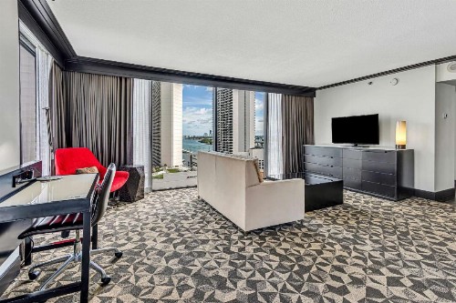 Hilton Miami Downtown - image 28