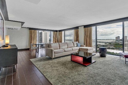 Hilton Miami Downtown - image 43