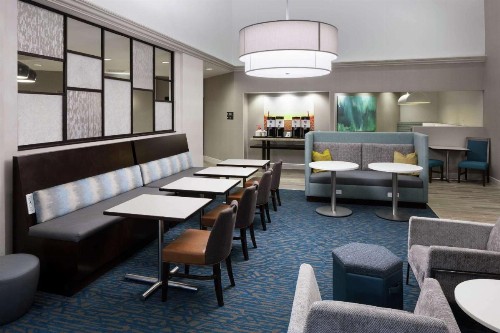 Hampton Inn & Suites Miami-Doral Dolphin Mall - image 3