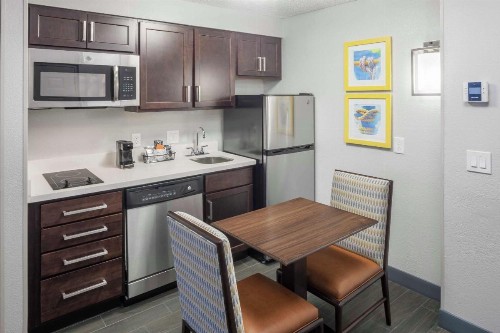 Hampton Inn & Suites Miami-Doral Dolphin Mall - image 33