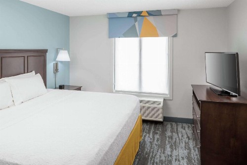 Hampton Inn & Suites Miami-Doral Dolphin Mall - image 34