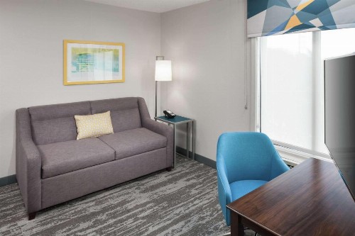 Hampton Inn & Suites Miami-Doral Dolphin Mall - image 35