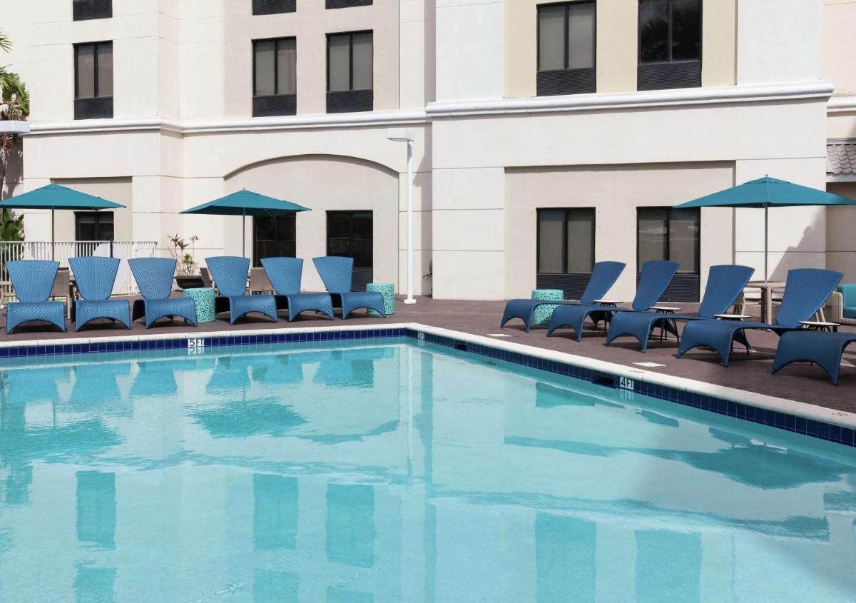 Hampton Inn & Suites Miami-Doral Dolphin Mall - image 5