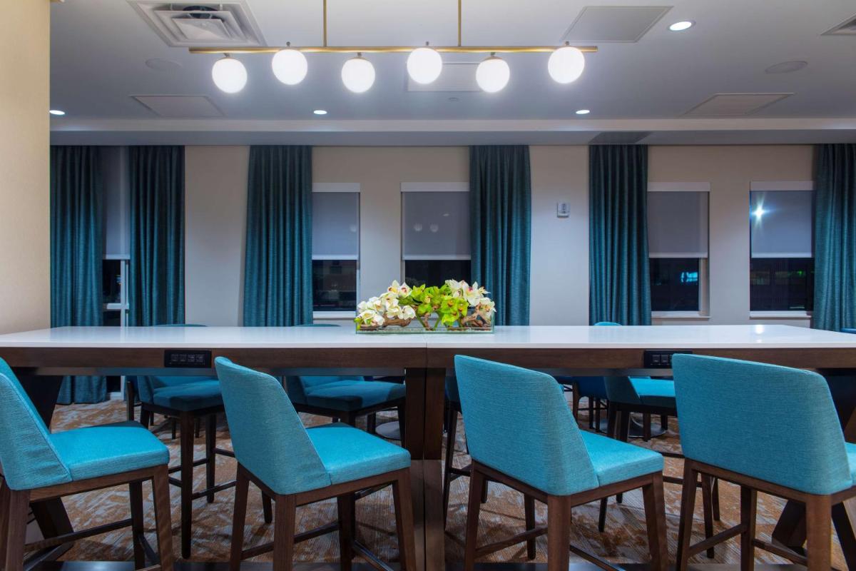 Hampton Inn & Suites Miami Airport South/Blue Lagoon - image 2