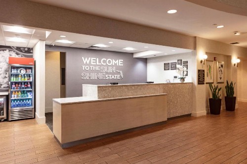 Hampton Inn & Suites Miami Airport South/Blue Lagoon - image 3