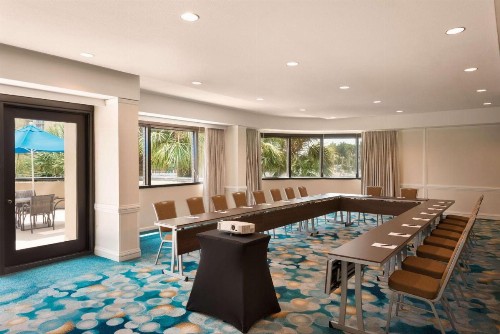 Hilton Miami Airport Blue Lagoon - image 10