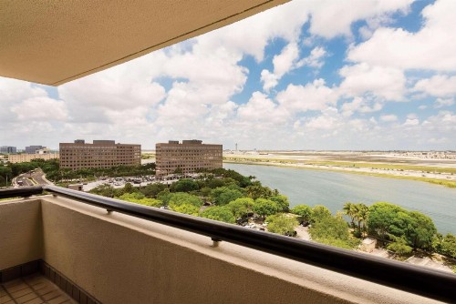 Hilton Miami Airport Blue Lagoon - image 16