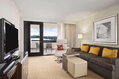 Hilton Miami Airport Blue Lagoon - image 3