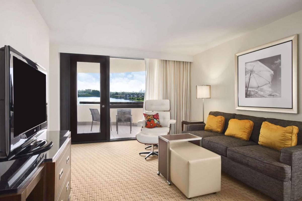 Hilton Miami Airport Blue Lagoon - image 3
