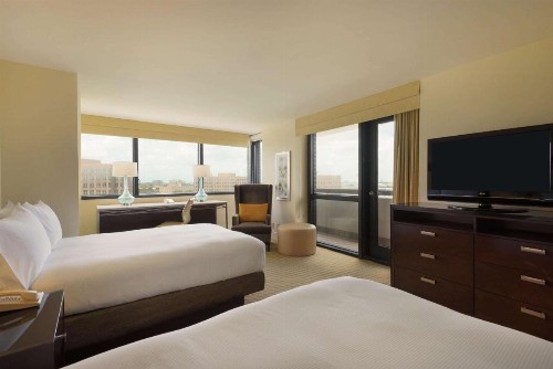 Hilton Miami Airport Blue Lagoon - image 49