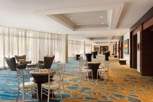 Hilton Miami Airport Blue Lagoon - image 8