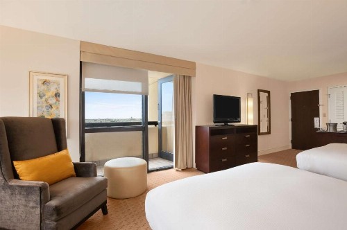 Hilton Miami Airport Blue Lagoon - image 9