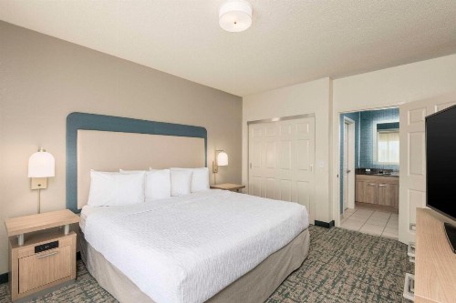 Homewood Suites Miami Airport/Blue Lagoon - image 10