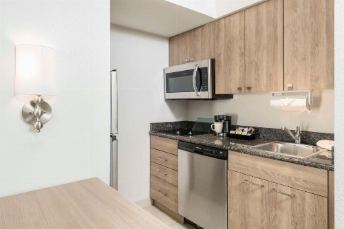 Homewood Suites Miami Airport/Blue Lagoon - image 24