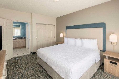 Homewood Suites Miami Airport/Blue Lagoon - image 5