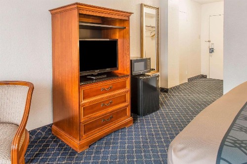 Rodeway Inn Miami I-95 - image 11