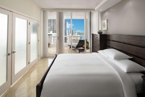 DoubleTree by Hilton Grand Hotel Biscayne Bay - image 17