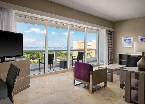 DoubleTree by Hilton Grand Hotel Biscayne Bay - image 24