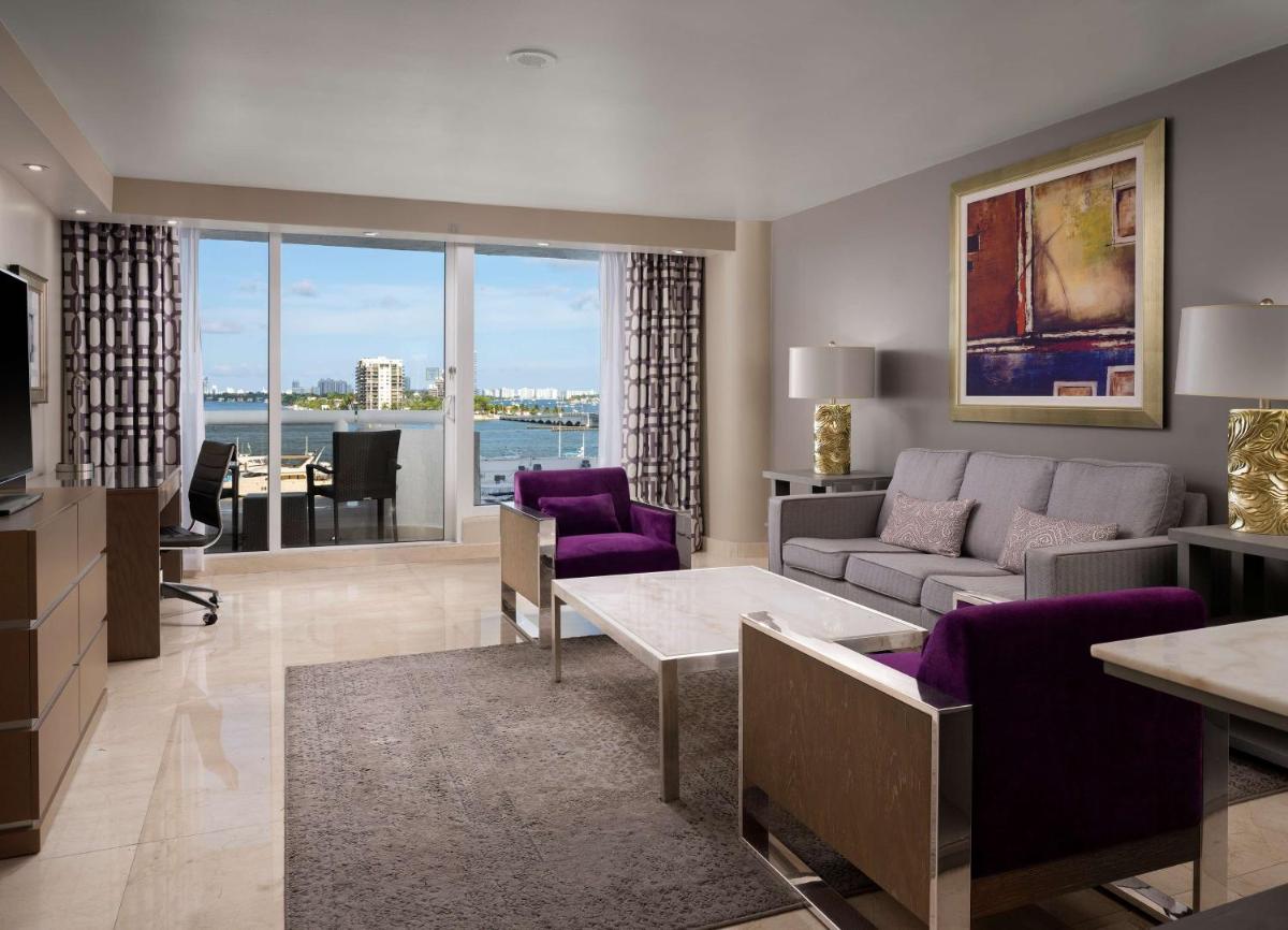 DoubleTree by Hilton Grand Hotel Biscayne Bay - image 3