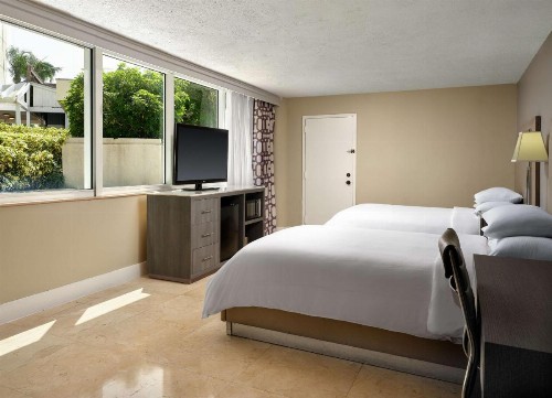DoubleTree by Hilton Grand Hotel Biscayne Bay - image 4
