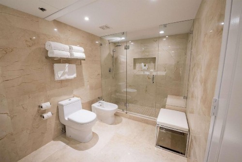 DoubleTree by Hilton Grand Hotel Biscayne Bay - image 40