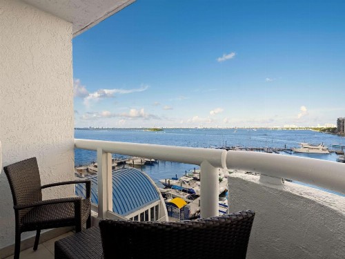 DoubleTree by Hilton Grand Hotel Biscayne Bay - image 41