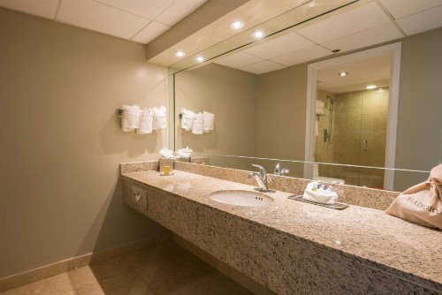 DoubleTree by Hilton Grand Hotel Biscayne Bay - image 44