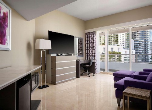 DoubleTree by Hilton Grand Hotel Biscayne Bay - image 5