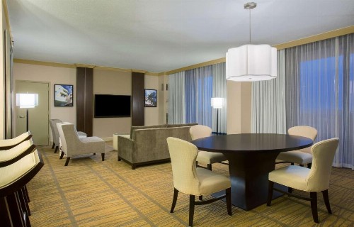 DoubleTree by Hilton Hotel Miami Airport & Convention Center - image 3
