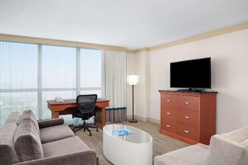 DoubleTree by Hilton Hotel Miami Airport & Convention Center - image 42