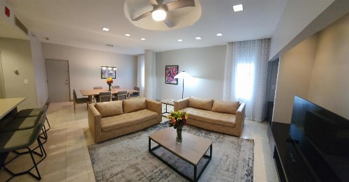 Miami International Airport Hotel - image 12