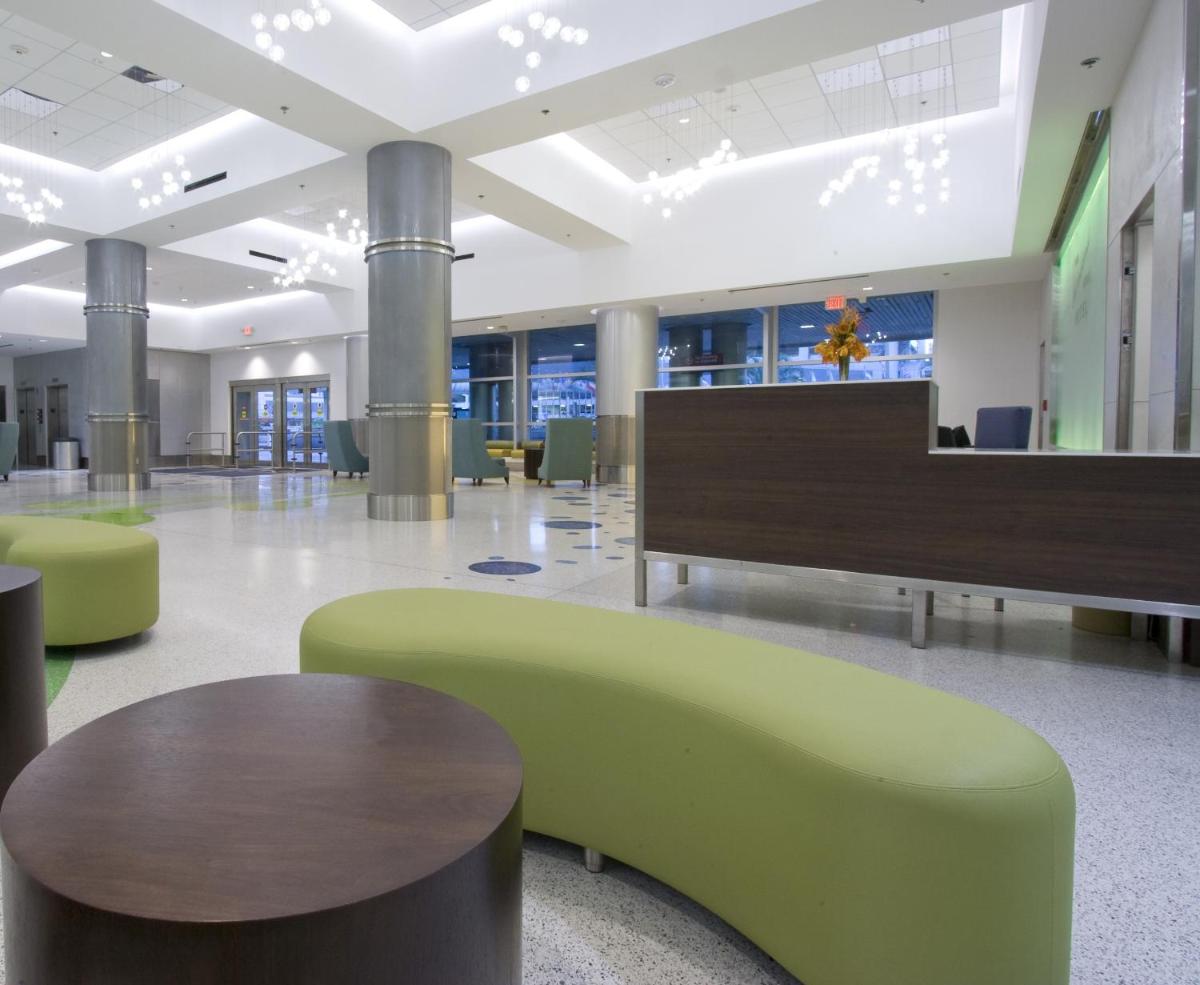 Miami International Airport Hotel - image 6