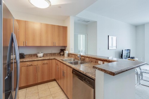 Dadeland Towers by Miami Vacations - image 10