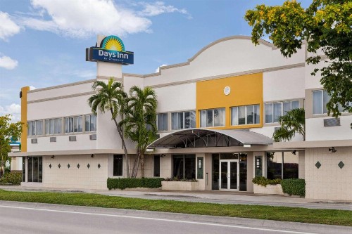 Days Inn by Wyndham Miami Airport North - image 3