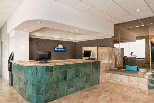 Days Inn by Wyndham Miami Airport North - image 5