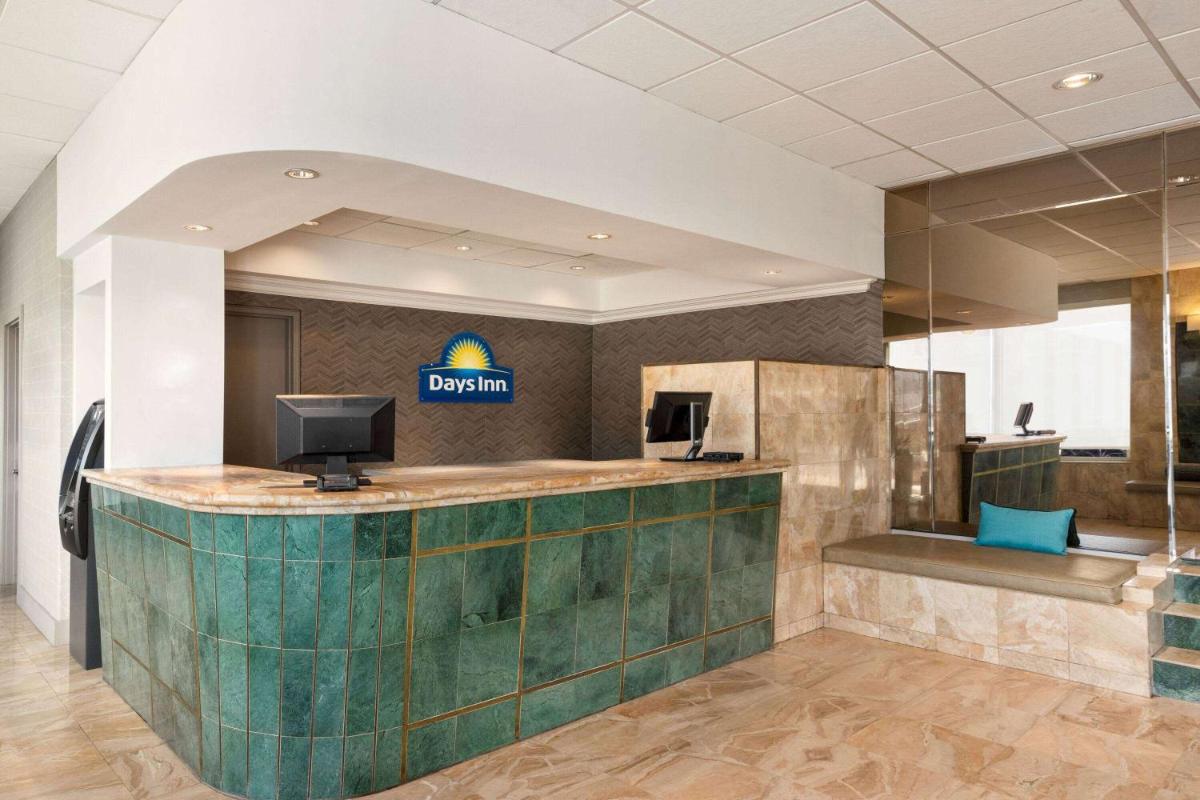 Days Inn by Wyndham Miami Airport North - image 5