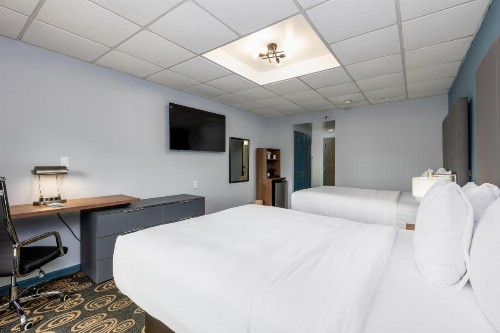 Regency Miami Airport - image 25