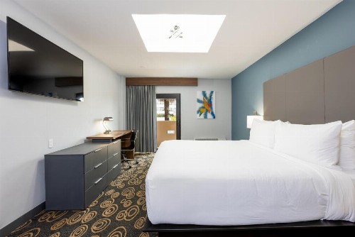 Regency Miami Airport - image 26