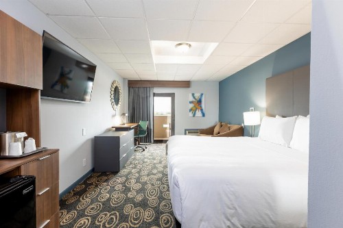 Regency Miami Airport - image 8